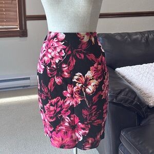 White House Black Market Pink and Black Pencil Skirt Resort Wear